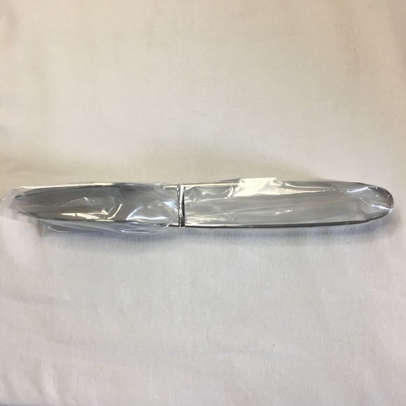 New in Box Reed & Barton Arlington Metal Salad Bowl with Tongs - Picture 9 of 12